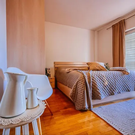 House Serenity With Garden & Bbq In Malinska, Otok Krk