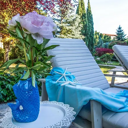 Дом отдыха House Serenity With Garden & Bbq In Malinska, Otok Krk