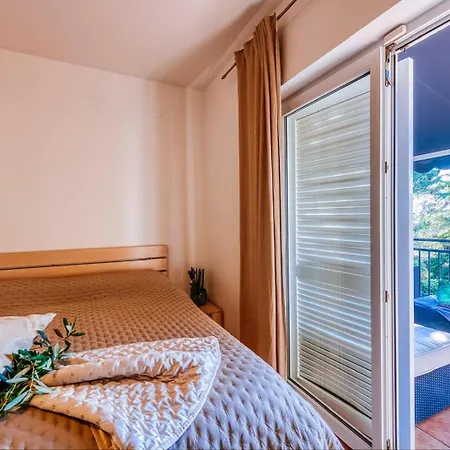 House Serenity With Garden & Bbq In Malinska, Otok Krk * Вантачичи