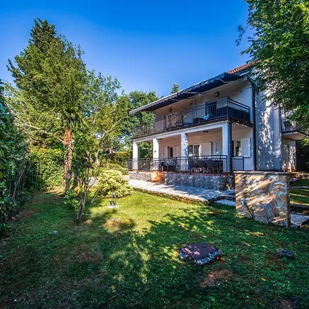 Дом отдыха House Serenity With Garden & Bbq In Malinska, Otok Krk Вантачичи