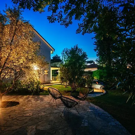 House Serenity With Garden & Bbq In Malinska, Otok Krk *