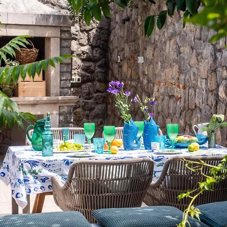 House Serenity With Garden & Bbq In Malinska, Otok Krk Дом отдыха *