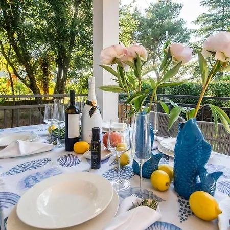 Дом отдыха House Serenity With Garden & Bbq In Malinska, Otok Krk