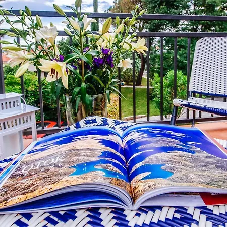 House Serenity With Garden & Bbq In Malinska, Otok Krk