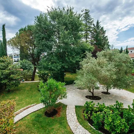Дом отдыха House Serenity With Garden & Bbq In Malinska, Otok Krk Вантачичи