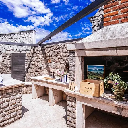 Дом отдыха House Serenity With Garden & Bbq In Malinska, Otok Krk Вантачичи