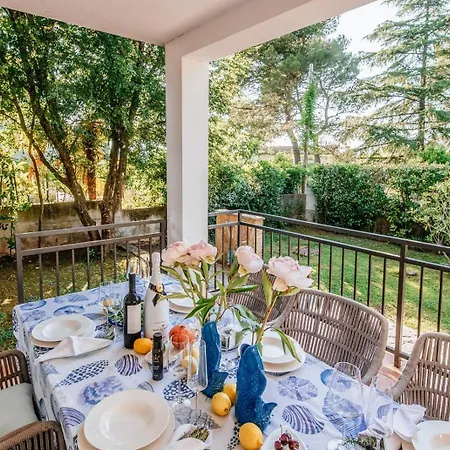 Дом отдыха House Serenity With Garden & Bbq In Malinska, Otok Krk